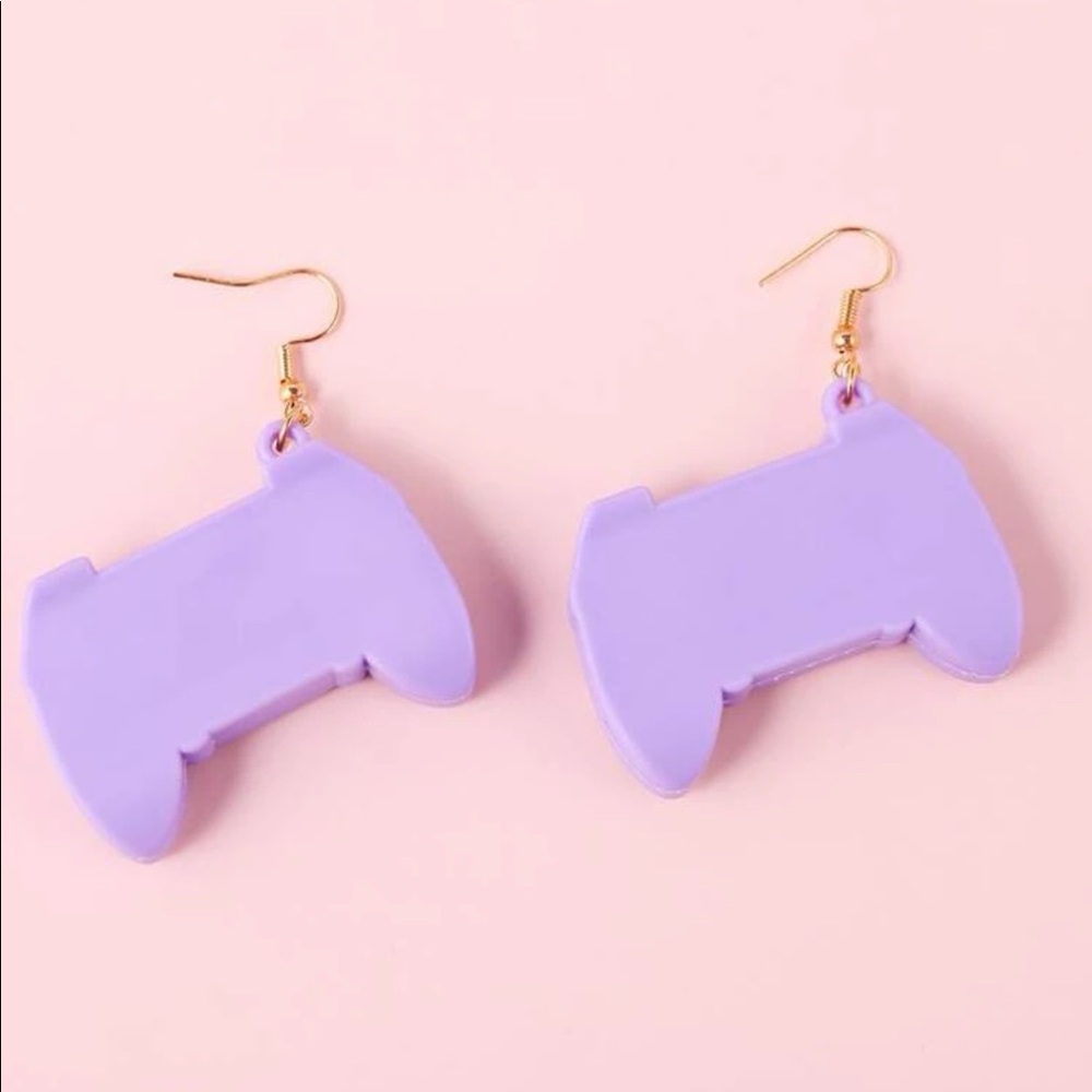 video game console long earrings - Picture 3 of 4